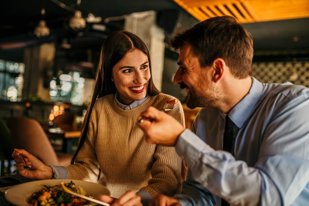 Dating in der Türkei: Paar im Restaurant