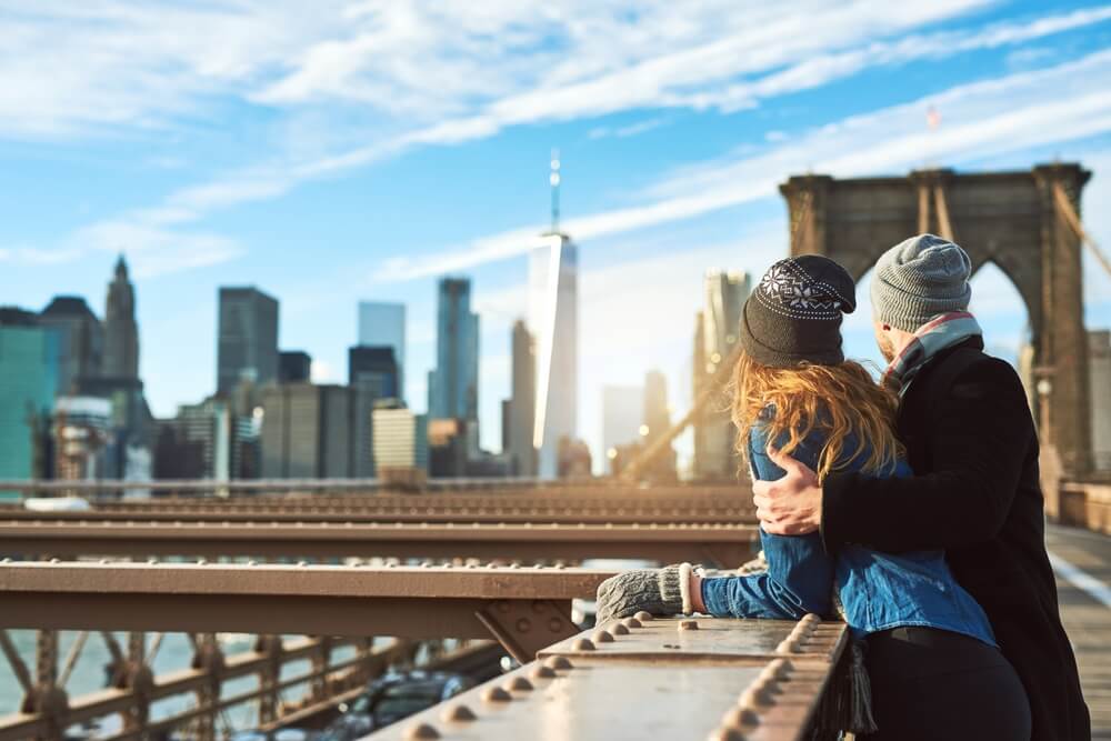 Paar genießt die Aussicht in New-York