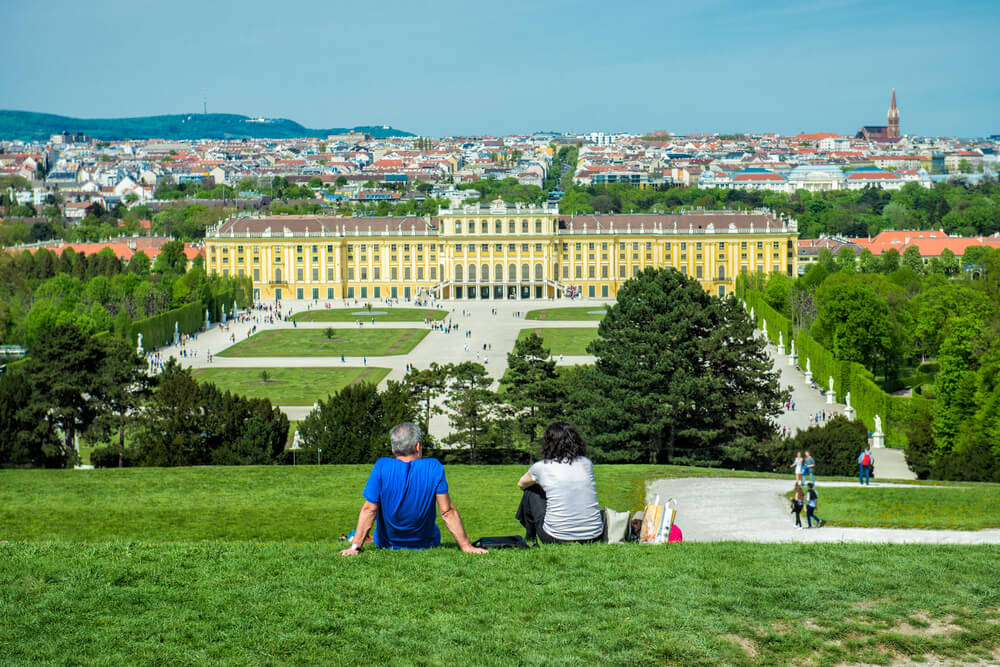 Paar beim Picknick in Österreich