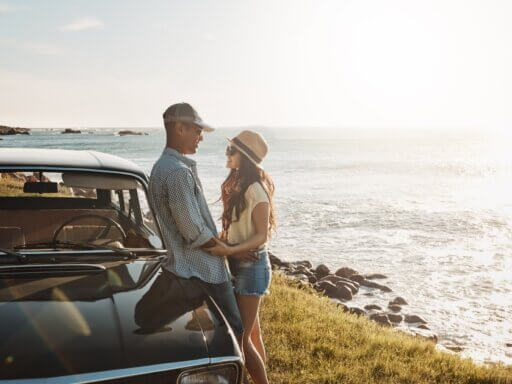 Paar in Portugal am Strand
